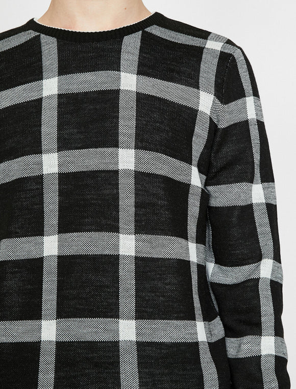 17415 Black Check Jumper