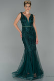 29911 Emerald Green Embroidered Lace Mermaid Dress