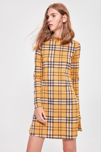  Mustard Plaid Pattern Sheer Collar Knitted Dress TWOAW20EL1729 