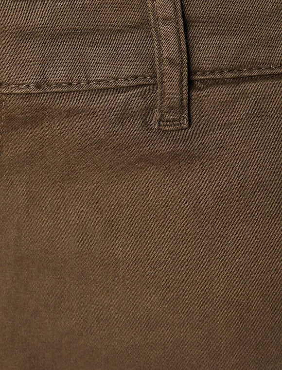 9803 Brown Pocket Detailed Short