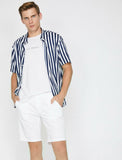9831 White Pocket Detailed Short