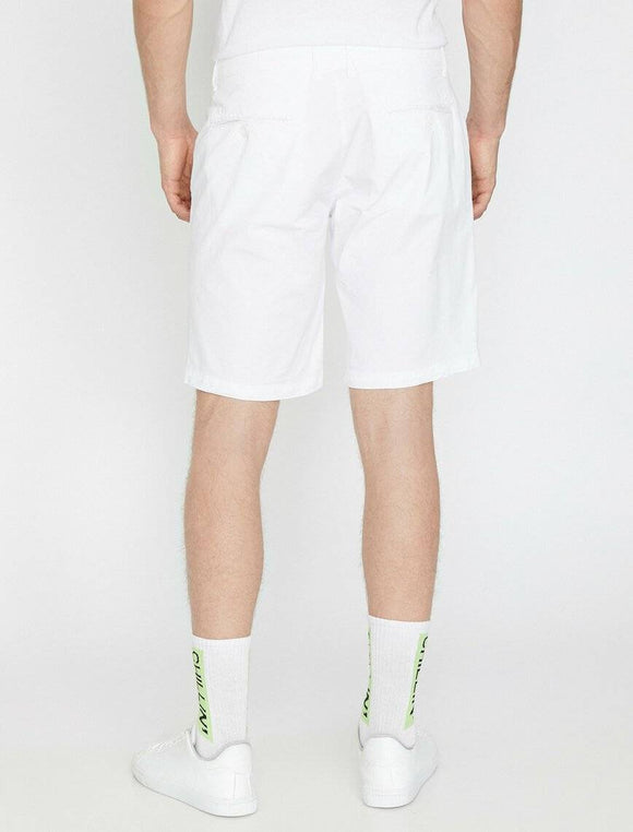 9831 White Pocket Detailed Short