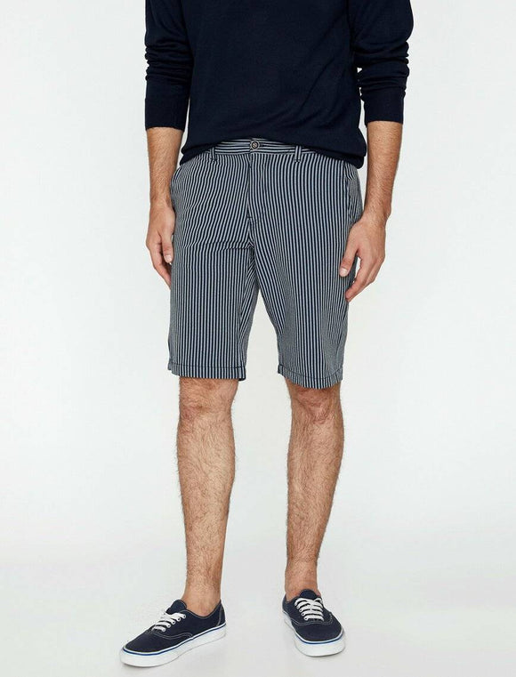 9891 Navy Pocket Detailed Short