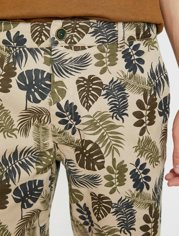 9907 Beige Patterned Short