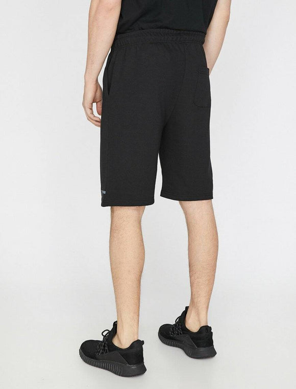 9923 Black Tie Waist Short