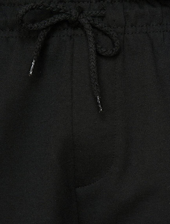 9923 Black Tie Waist Short