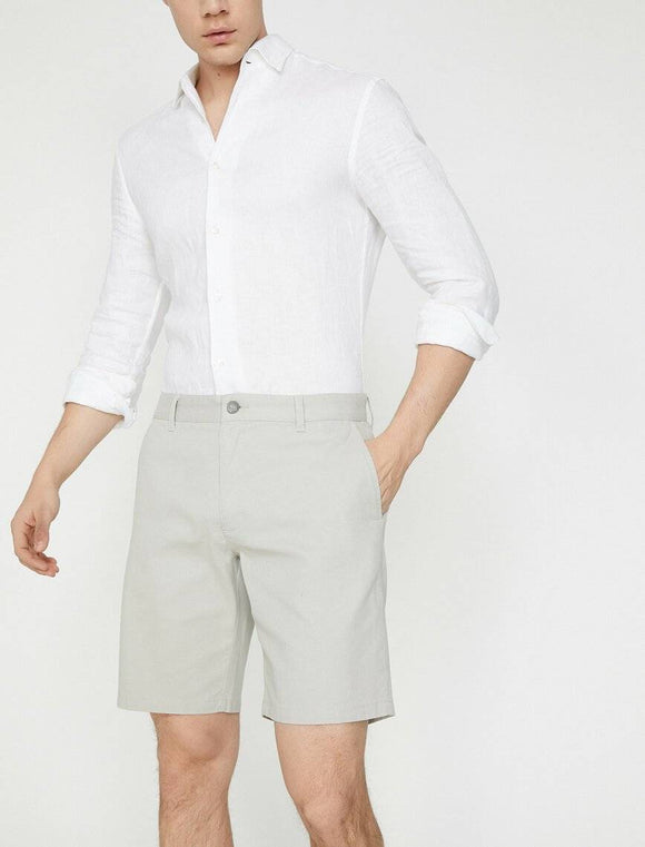 9931 White Pocket Detailed Short