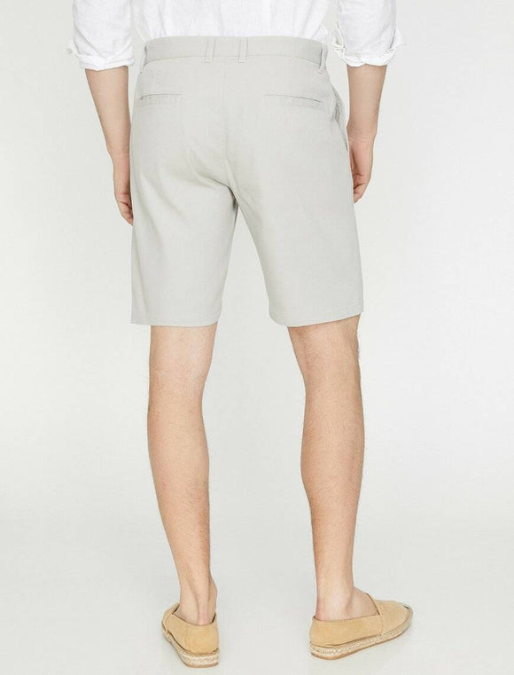 9931 White Pocket Detailed Short