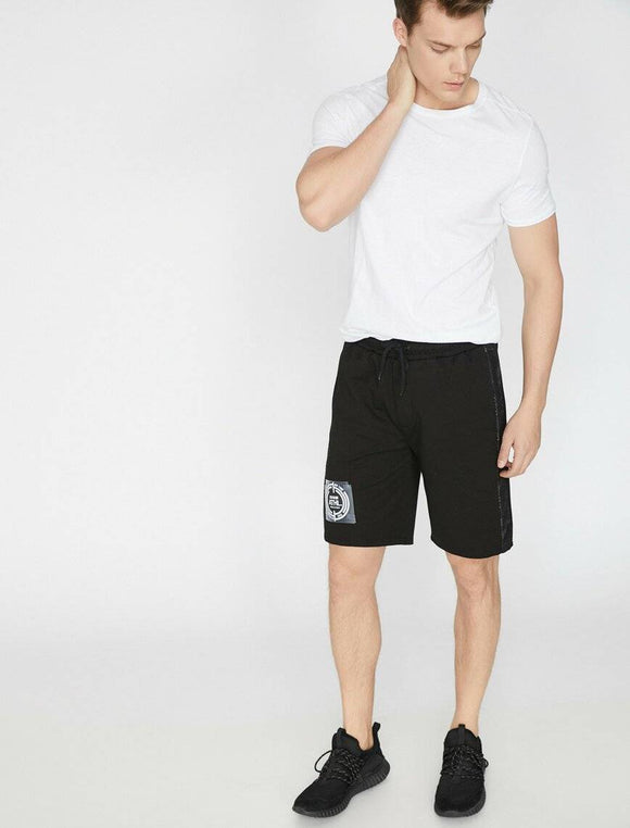 9939 Black Tie Waist Short