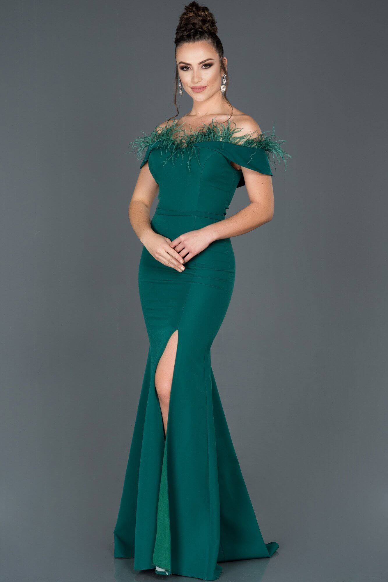 28814678 Emerald Green Off-Shoulder Slit Mermaid Dress